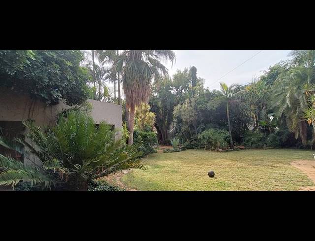 5 BEDROOM HOUSE FOR SALE IN SINOVILLE